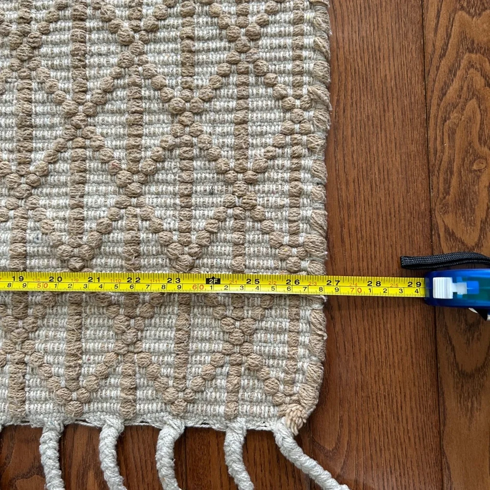 *LAST CHANCE Clearance Sale * Rug with braided tassels
